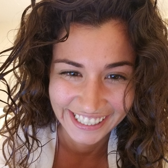 Meet your Posher, Steph - Picture 1 of 1